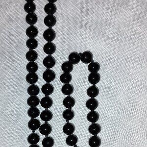 ONYX HAND KNOTTED 32" SILK BEADED STRAND ON PURE SILK BEADING THREAD BLACK MINT